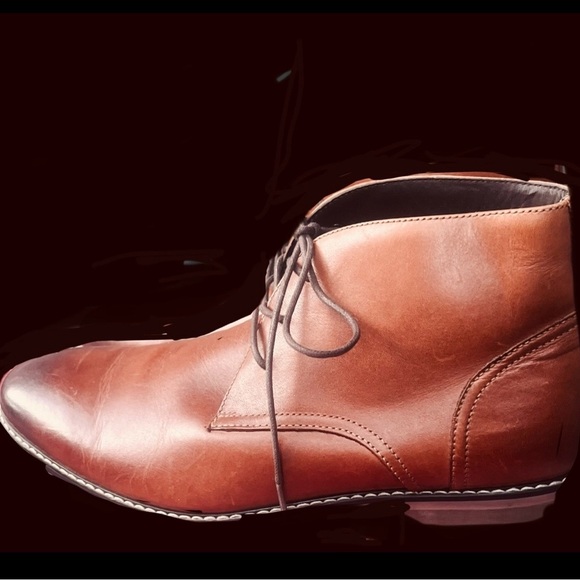 Express Men\'s Tan Leather Chukka Boots